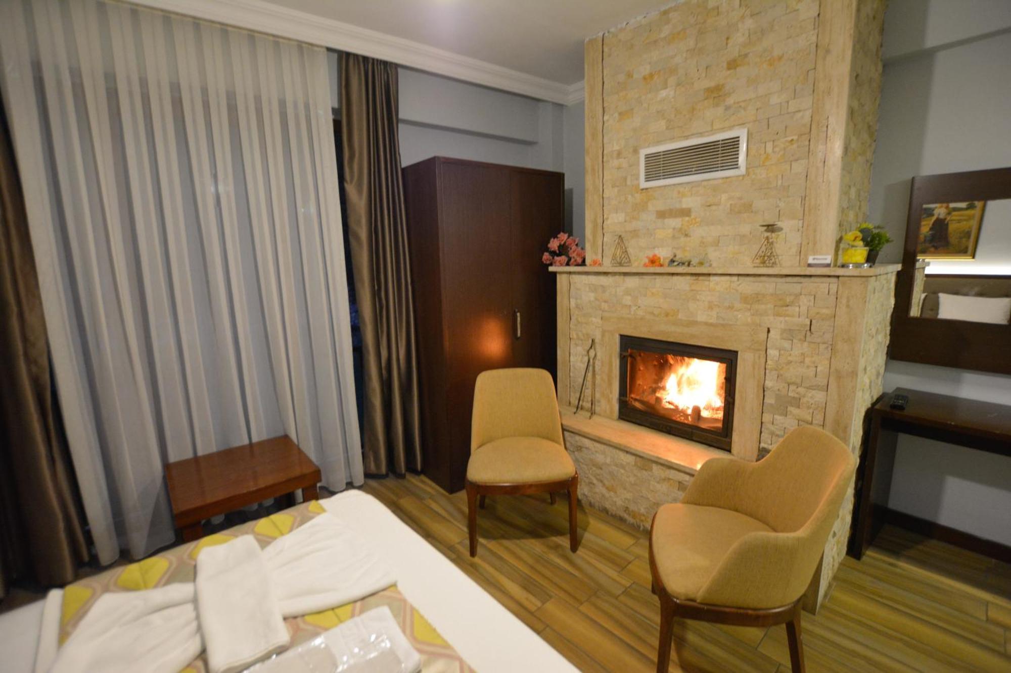 Hill River Hotel 阿瓦 外观 照片