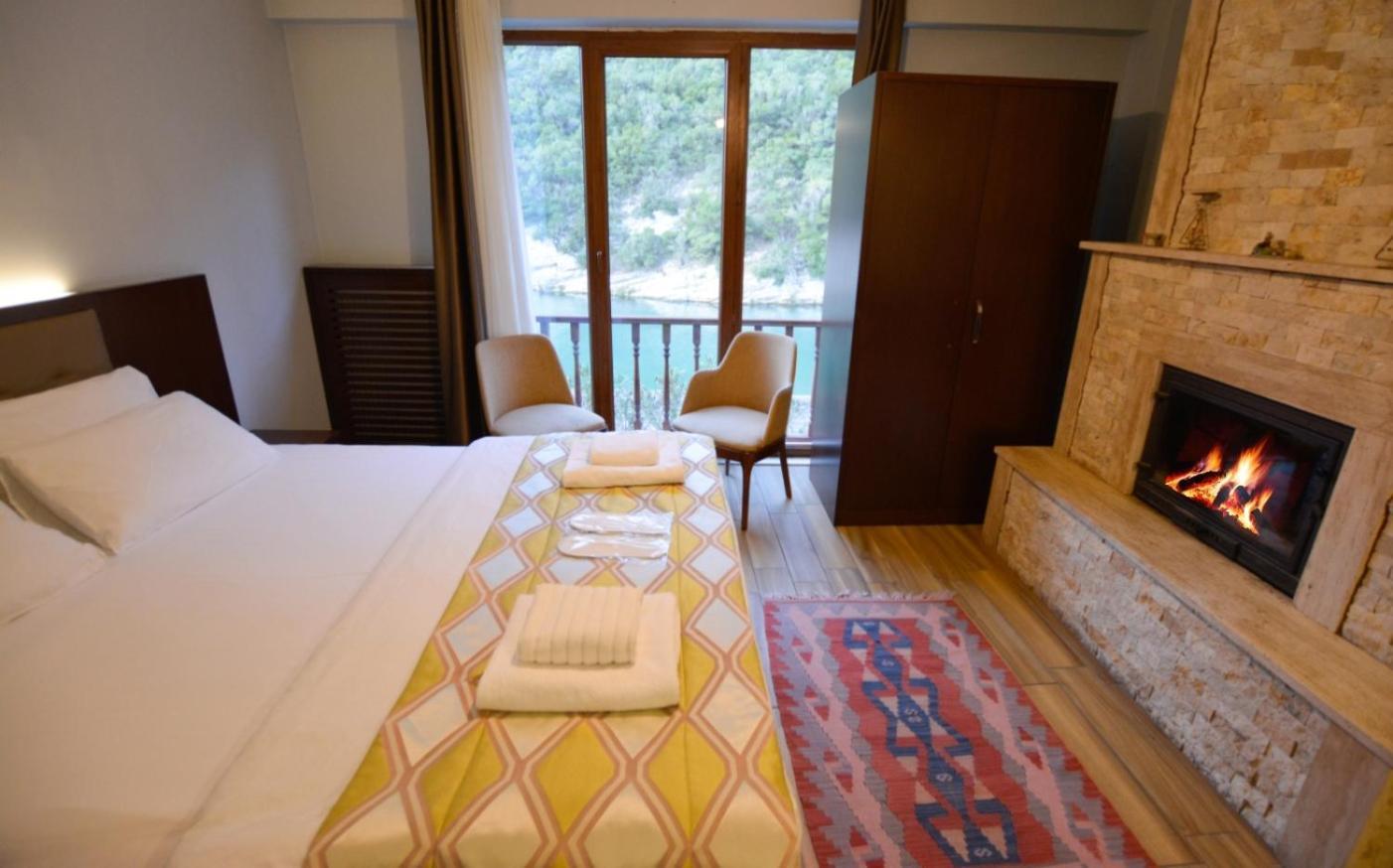 Hill River Hotel 阿瓦 外观 照片