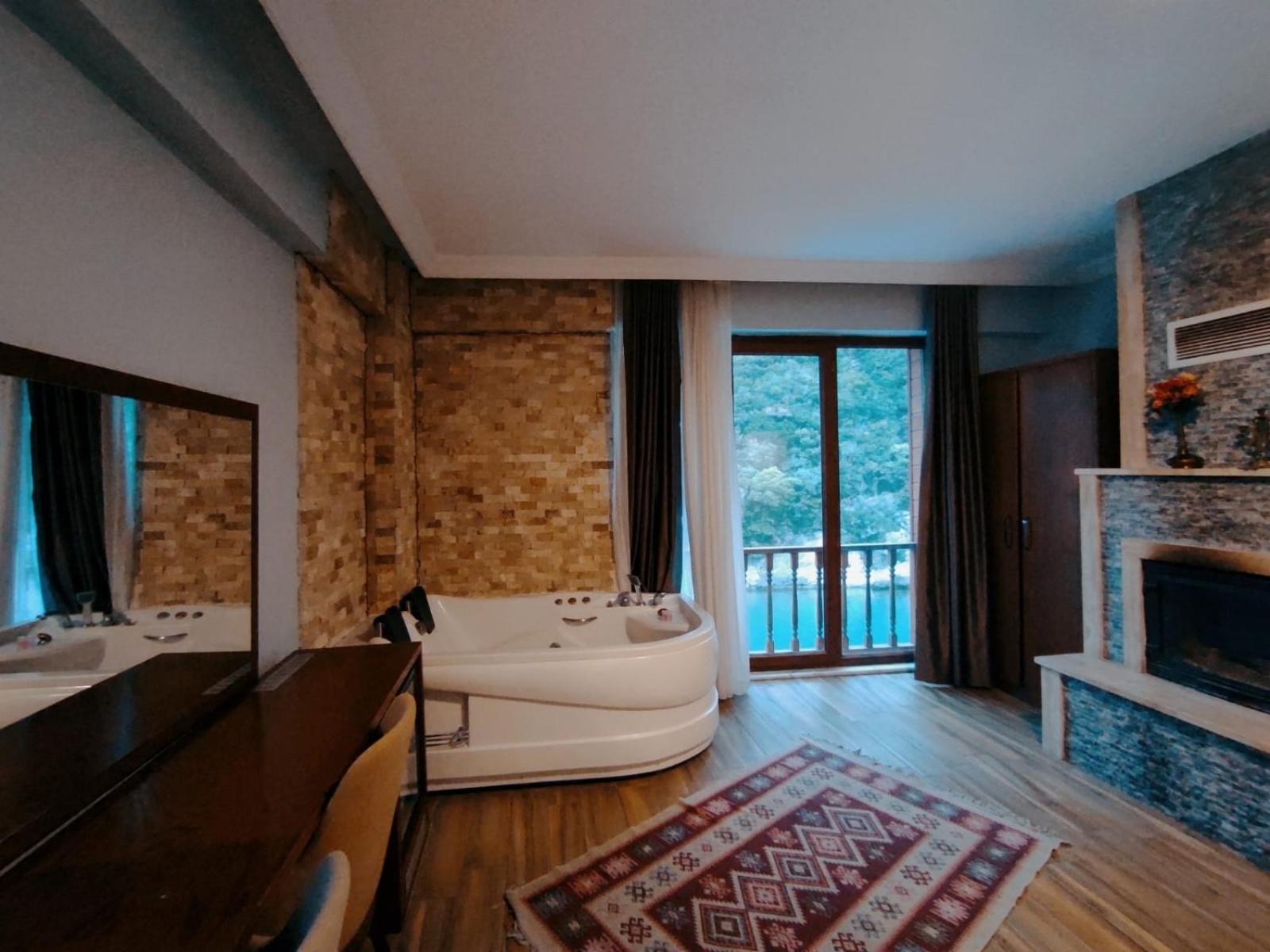 Hill River Hotel 阿瓦 外观 照片