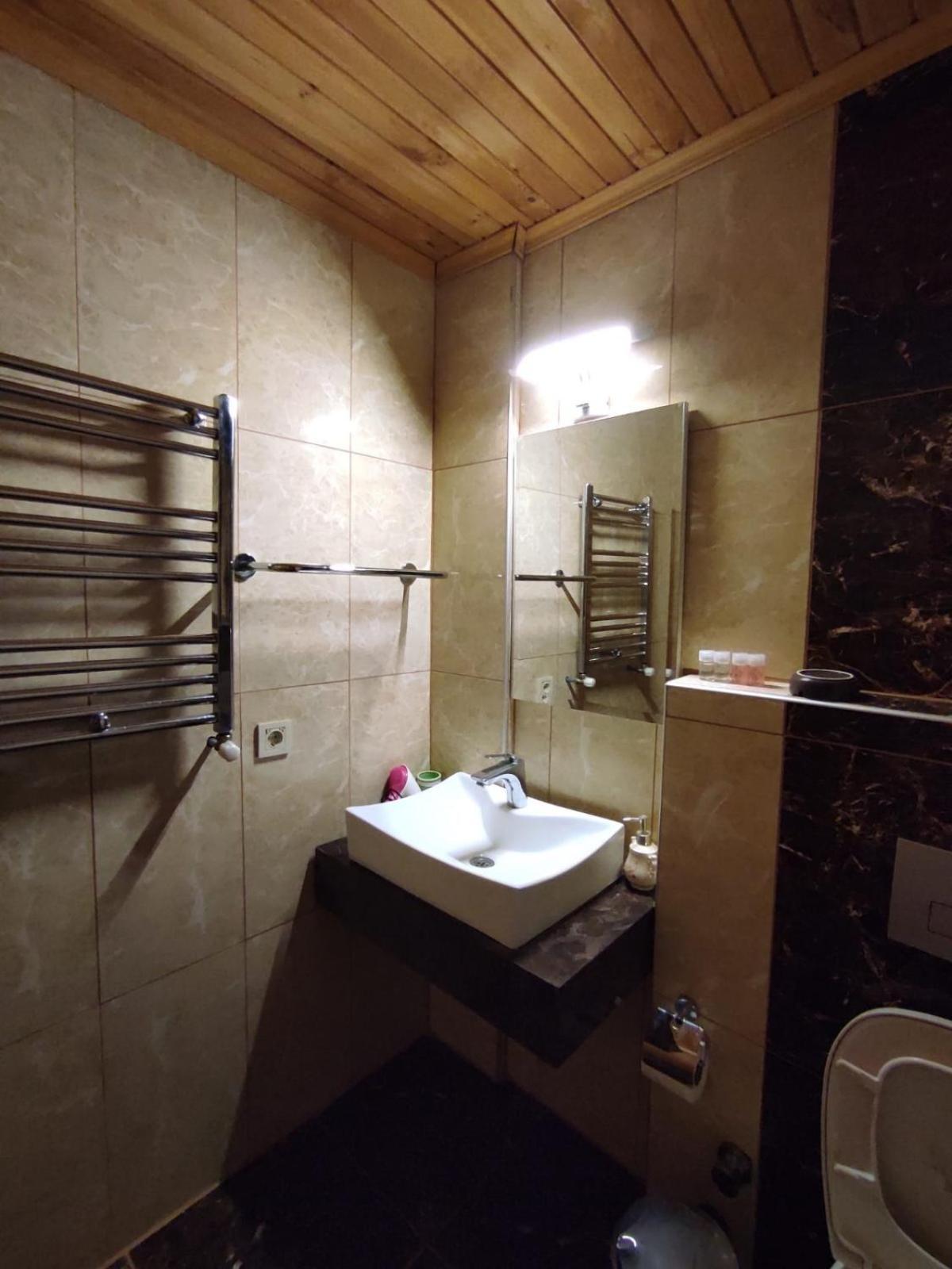 Hill River Hotel 阿瓦 外观 照片