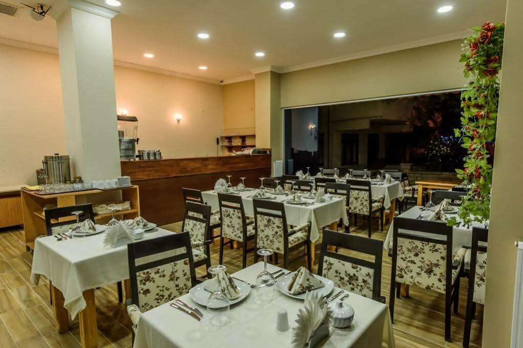 Hill River Hotel 阿瓦 外观 照片